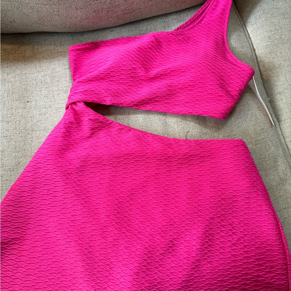 Elegant Pink One-Shoulder Dress